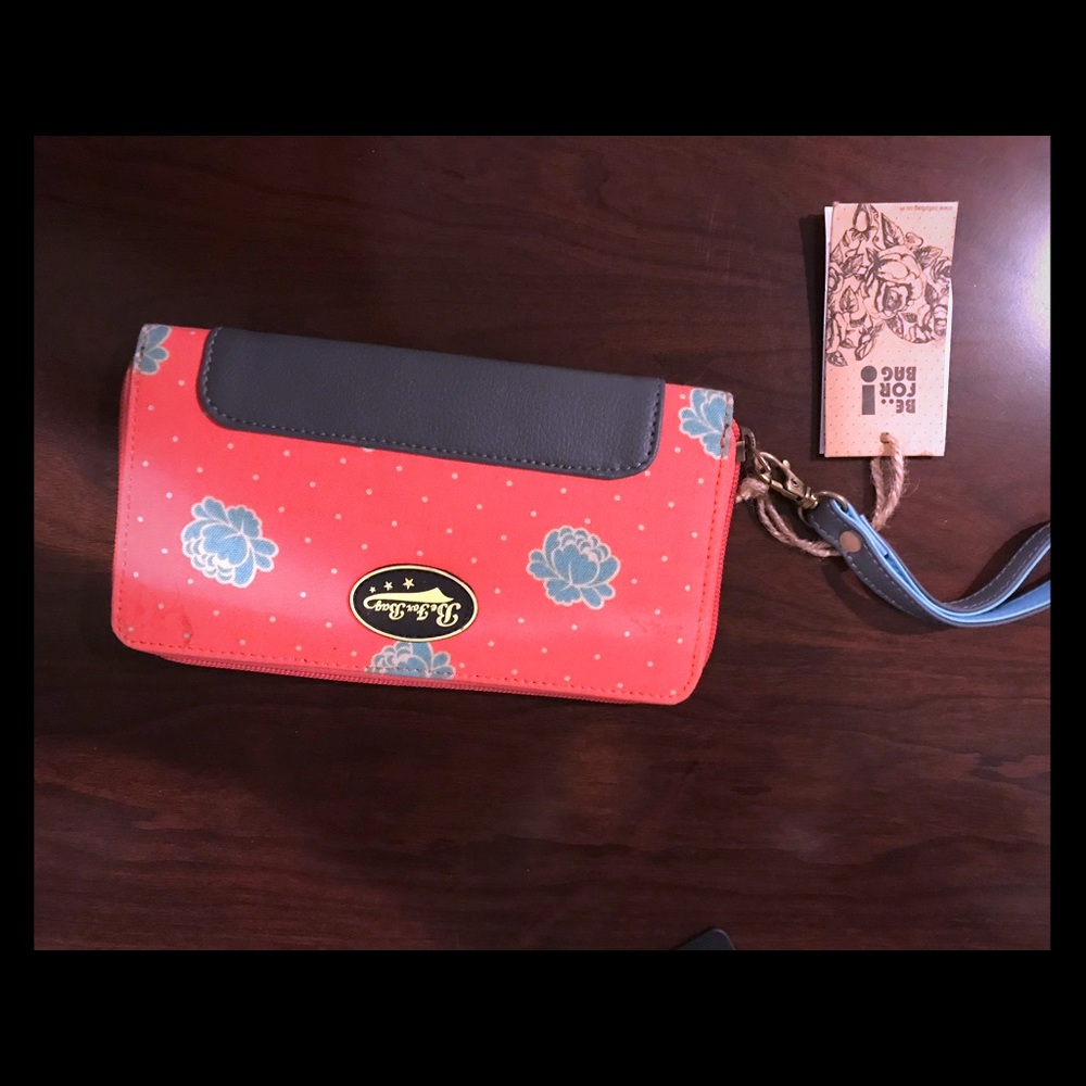 NWT wristlet